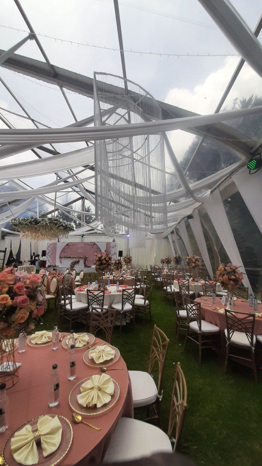 Crowné reception styling